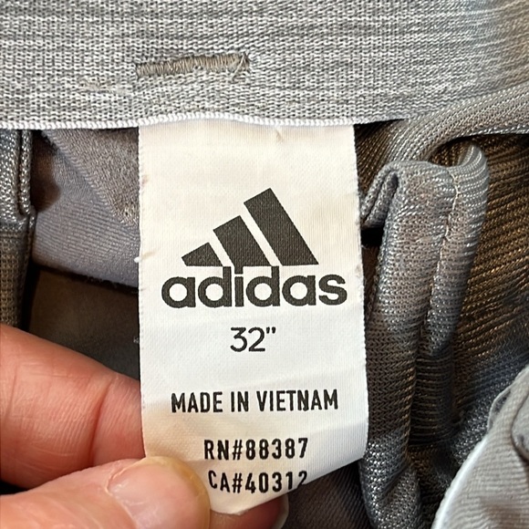 🥑Adidas Golf Shorts Size 30 Gray 4-Way Stretch Performance Quick Dry Chino - Picture 8 of 10